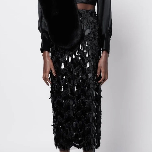 NWT ZARA BLACK SEQUIN MIDI SKIRT - Picture 2 of 3